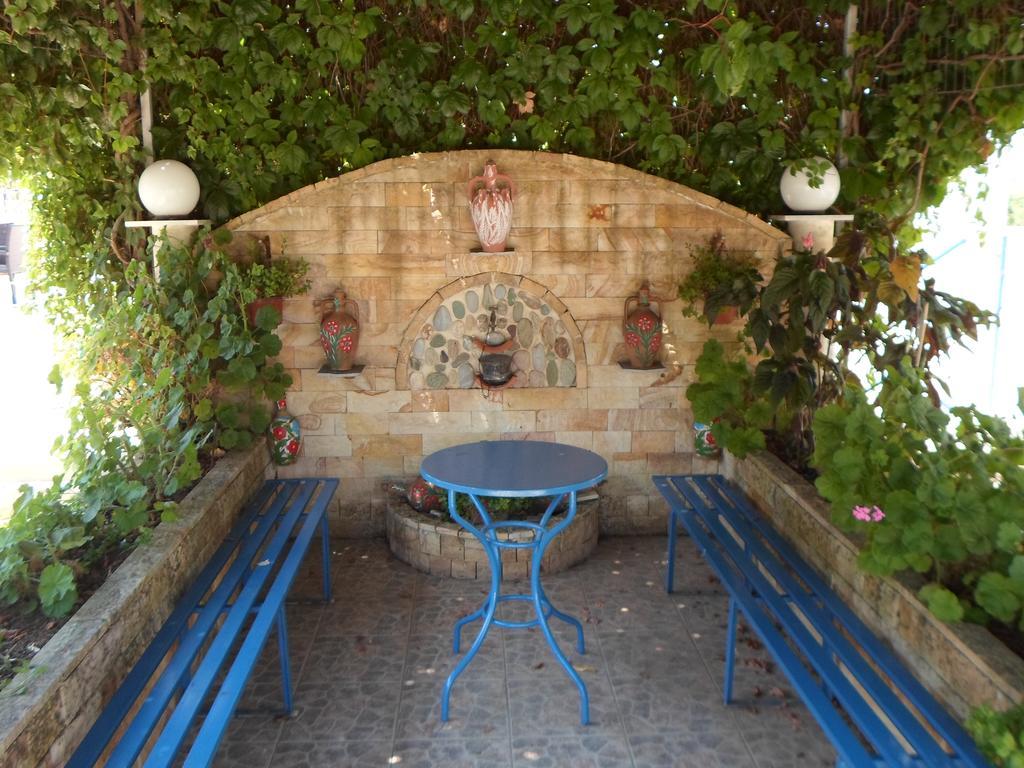 Villa Chrisanthi Gera Exterior photo